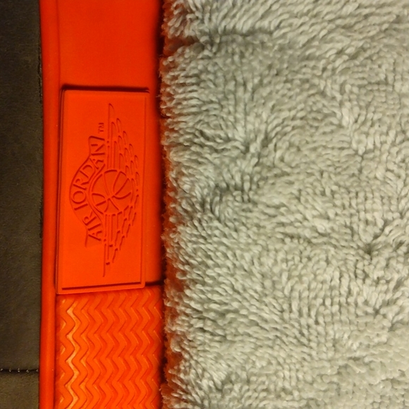 Nike Air Jordan V.2. Volt sneakers mens size 10 - Picture 2 of 8